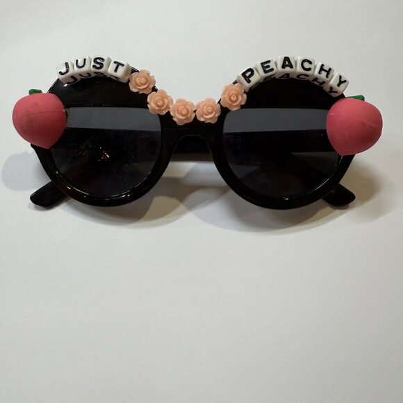 Rad + Refined Round Embellished Sunglasses - Picture 3 of 10